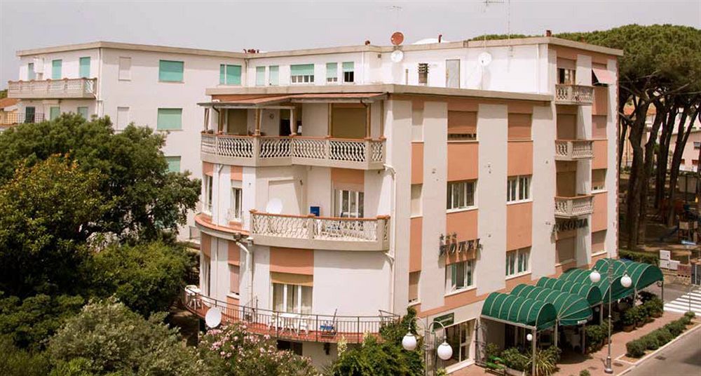Hotel Ausonia Follonica Exterior foto